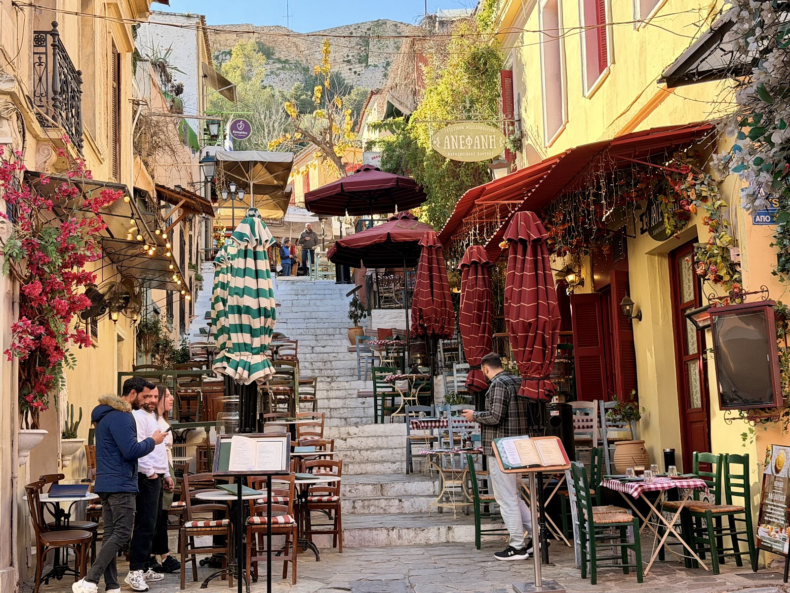 Mnesikleous Street, Plaka